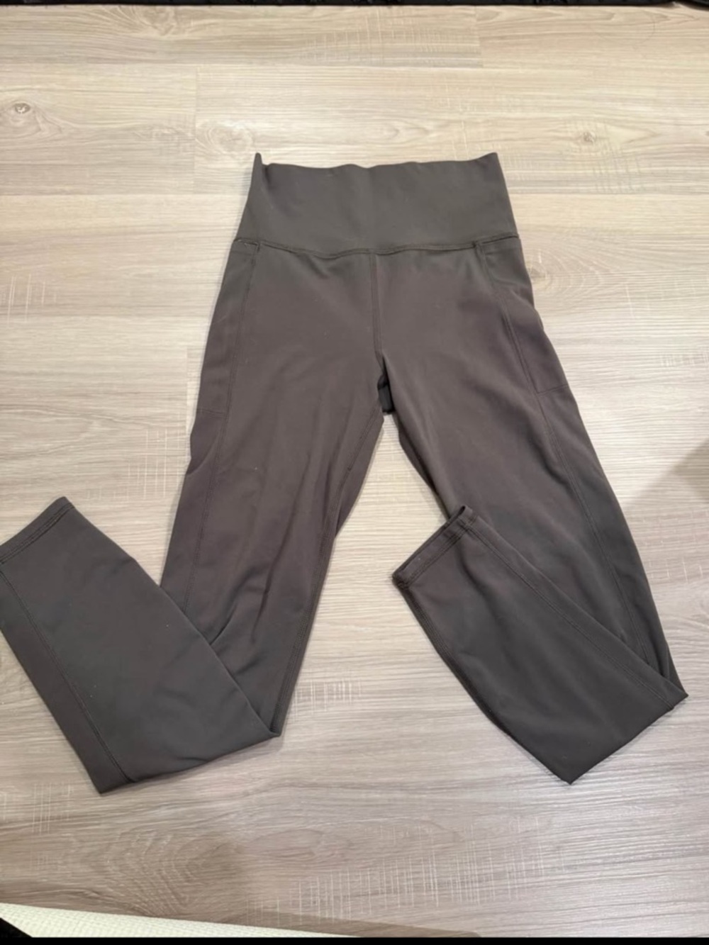 Vuori High-Waist Leggings — Brown